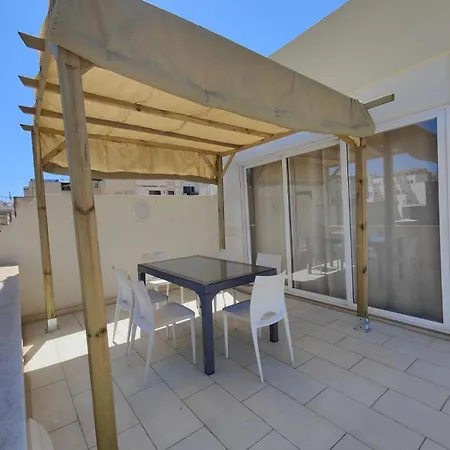 Daire Cozy 2 Bedroom Penthouse Saint Julian's