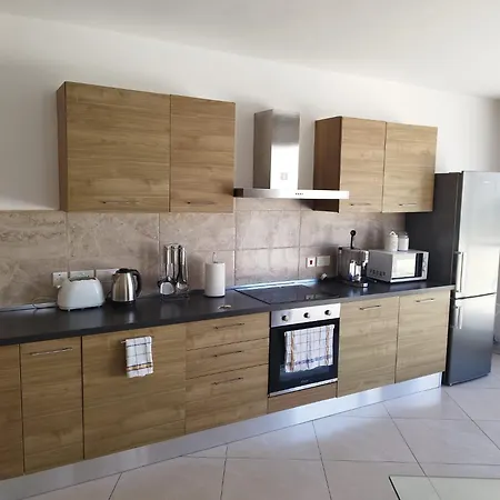 Cozy 2 Bedroom Penthouse Lejlighed