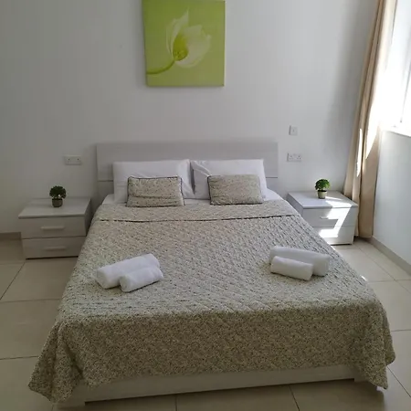 Cozy 2 Bedroom Penthouse San Ġiljan